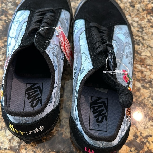 NWT Van’s Off the Wall Tiger Design Sneakers - Picture 7 of 9